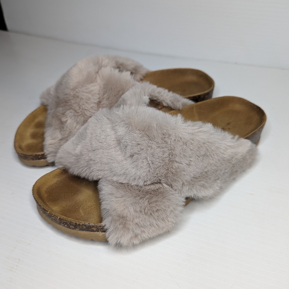 Garnet Hill Mira furry slides slippers size 8